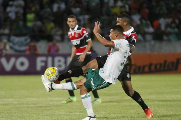 Diante do líder do campeonato, no Arruda, Tricolor voltou a levar gol perto do fim do jogo e sai de campo com o rebaixamento à Série B do Brasileiro ainda mais próximo