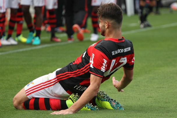 Santa Cruz no fez uma boa partida frente ao Flamengo, que foi superior durante os 90 minutos. Mais uma derrota para o Tricolor, que se apega agora apenas s chances matemticas de ficar na Srie A. Na realidade, a permanncia na elite s viria por um milagre. Aps o jogo, os prprios jogadores admitiram que a queda  s questo de tempo