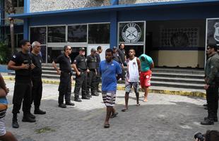 Alm dos 16 detidos, a polcia realizou mandatos de busca e apreenso em 18 locais