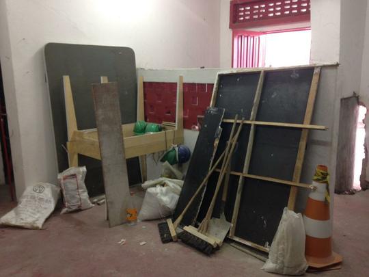 Clube tem investido no reforço da estrutura de concreto armado do estádio. Em paralelo, outras medidas estão sendo planejadas, como a troca do sistema de iluminação e do setor de cadeiras. Quanto ao gramado, último passo da obra, material sintético utilizado na Arena da Baixada agradou a direção