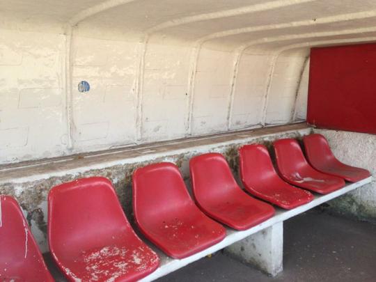 Clube tem investido no reforço da estrutura de concreto armado do estádio. Em paralelo, outras medidas estão sendo planejadas, como a troca do sistema de iluminação e do setor de cadeiras. Quanto ao gramado, último passo da obra, material sintético utilizado na Arena da Baixada agradou a direção