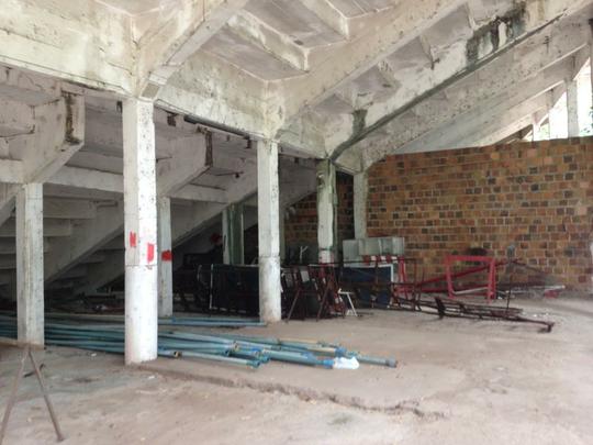 Clube tem investido no reforço da estrutura de concreto armado do estádio. Em paralelo, outras medidas estão sendo planejadas, como a troca do sistema de iluminação e do setor de cadeiras. Quanto ao gramado, último passo da obra, material sintético utilizado na Arena da Baixada agradou a direção