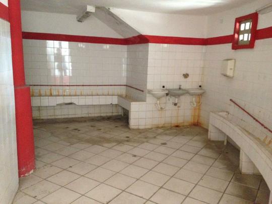 Clube tem investido no reforço da estrutura de concreto armado do estádio. Em paralelo, outras medidas estão sendo planejadas, como a troca do sistema de iluminação e do setor de cadeiras. Quanto ao gramado, último passo da obra, material sintético utilizado na Arena da Baixada agradou a direção