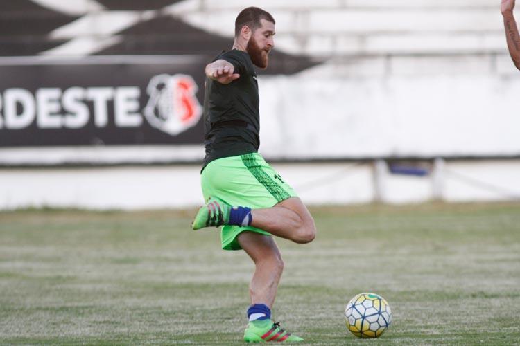 Titular desde a Srie B do ano passado, Danny Morais dividiu com Nris a dupla de zaga durante parte da temporada. Mesmo com todas as mudanas de treinadores no clube, seguiu na equipe principal. 