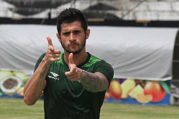 Nono reforço do clube após o título do Pernambucano de 2015, o atacante Bruno Moraes foi um dos primeiros a chegar, sob o comando de Martelotte. Pelo Tricolor, são 55 jogos disputados e 20 gols marcados. 11 somente neste ano. Em alta em jogos de 'mata-mata' - foi responsável por cinco tentos nas Copas do Brasil e Sul-Americana -, o 'General' chegou a assumir a titularidade em detrimento de Grafite, mesmo quando o atacante já estava recuperado de lesão e à disposição para atuar.