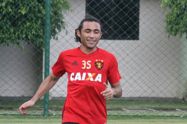 Contratado por emprstimo junto ao clube russo Kuban Krasnodar, Apodi tem a simpatia da torcida e  acionado constantemente para entrar no decorrer dos jogos do Sport. Com contrato at o fim do ano, pode ser procurado para renovar