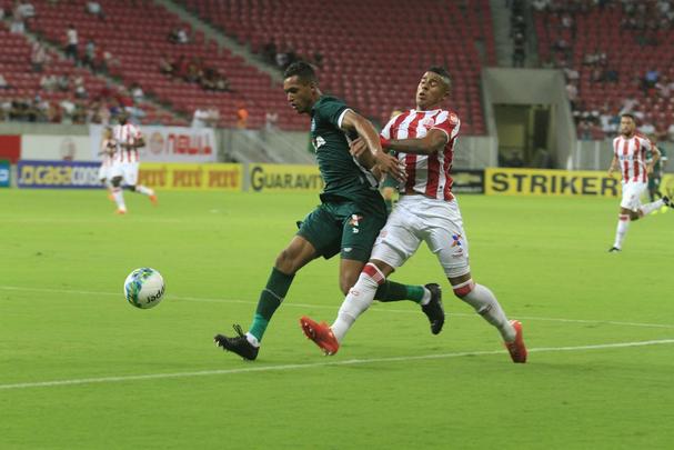 Gois imps dura marcao ao Alvirrubro, que teve dificuldades na partida. No segundo tempo, volante Maylson, que no atuava h dois meses, entrou e decidiu a partida marcando um belo gol na Arena.