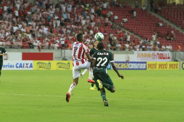 Gois imps dura marcao ao Alvirrubro, que teve dificuldades na partida. No segundo tempo, volante Maylson, que no atuava h dois meses, entrou e decidiu a partida marcando um belo gol na Arena.