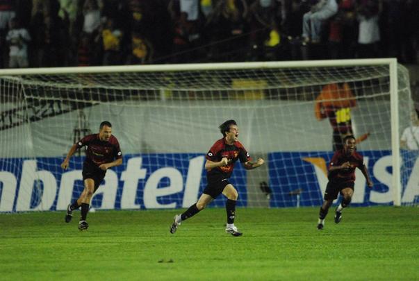 Seis meses aps chegar  Ilha do Retiro, Daniel Paulista conquistou o ttulo mais importante da sua carreira e o segundo mais importante da histria do Sport: a Copa do Brasil. Um dos momentos mais marcantes daquela campanha, foi o gol do volante sobre o Vasco, no jogo de ida da semifinal, na Ilha, quando o Leo venceu por 2 a 0