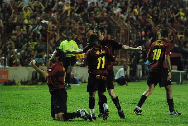 Seis meses aps chegar  Ilha do Retiro, Daniel Paulista conquistou o ttulo mais importante da sua carreira e o segundo mais importante da histria do Sport: a Copa do Brasil. Um dos momentos mais marcantes daquela campanha, foi o gol do volante sobre o Vasco, no jogo de ida da semifinal, na Ilha, quando o Leo venceu por 2 a 0