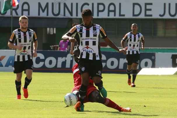 Vitória por 4 a 1 seu ao Timbu a chance de conquistar vaga na Série A até a última rodada, quando enfrenta o Oeste e torce contra Vasco e Bahia