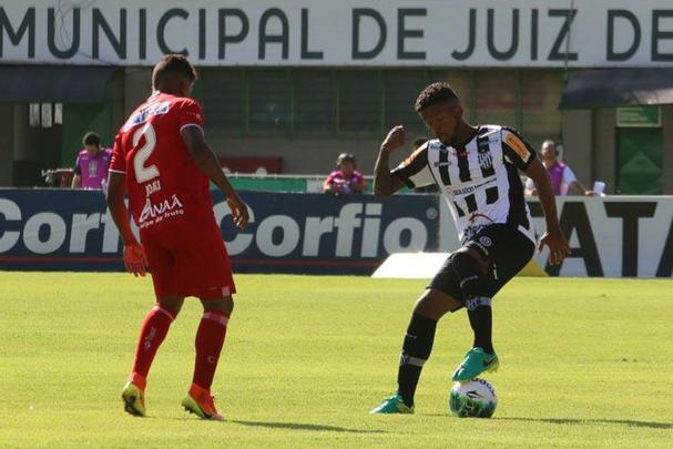 Vitória por 4 a 1 seu ao Timbu a chance de conquistar vaga na Série A até a última rodada, quando enfrenta o Oeste e torce contra Vasco e Bahia