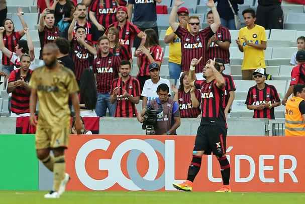 Derrota em Curitiba deixou o Leão com o alerta aceso para as duas últimas rodadas da Série A na luta contra o rebaixamento