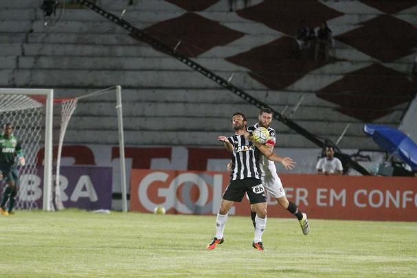 Mesmo j rebaixado  Srie B, Santa Cruz fez uma partida honrosa, apresentando um futebol envolvente em certos lances chegando a ficar  frente do placar em duas oportunidades