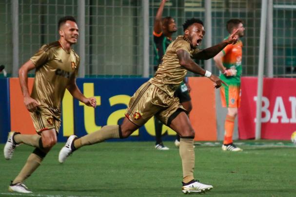 Em confronto decisivo contra o rebaixamento, precisando somente de uma vitória para garantir a permanência na Série A, o Sport empatou com o América-MG em 2 a 2 no Independência