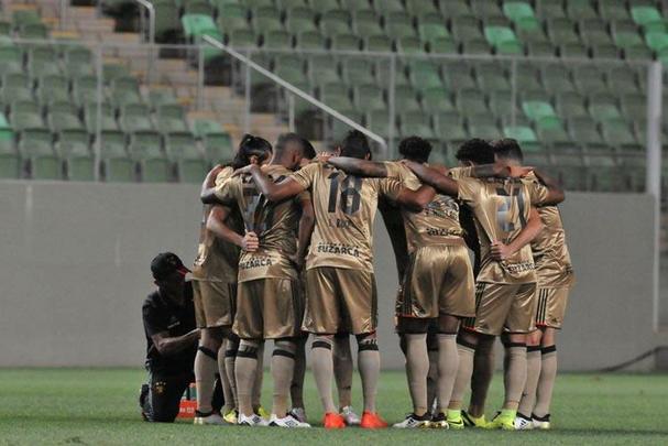 Em confronto decisivo contra o rebaixamento, precisando somente de uma vitória para garantir a permanência na Série A, o Sport empatou com o América-MG em 2 a 2 no Independência