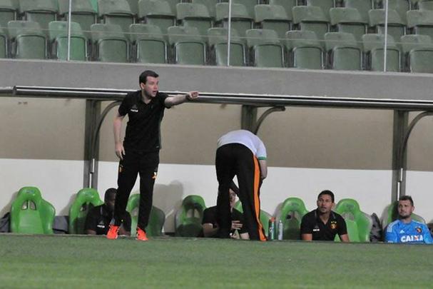 Em confronto decisivo contra o rebaixamento, precisando somente de uma vitória para garantir a permanência na Série A, o Sport empatou com o América-MG em 2 a 2 no Independência