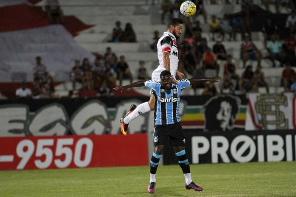 Santa Cruz cresceu no segundo tempo quando marcou todos os gols sobre o Grmio