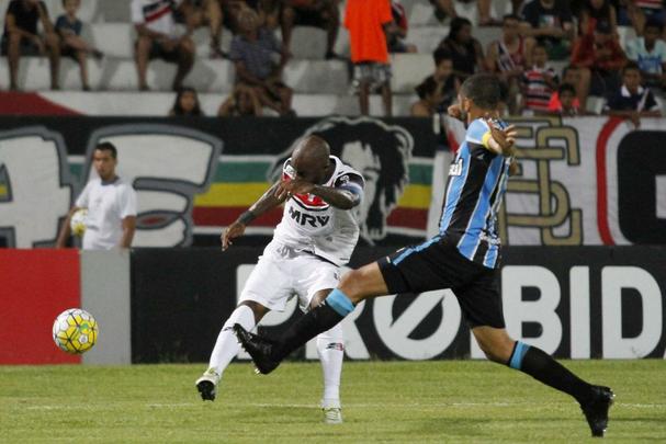 Santa Cruz cresceu no segundo tempo quando marcou todos os gols sobre o Grmio