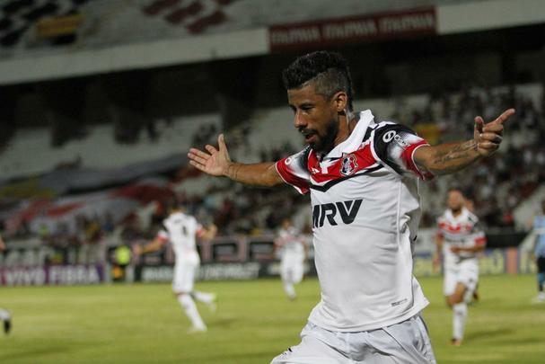 Santa Cruz cresceu no segundo tempo quando marcou todos os gols sobre o Grêmio