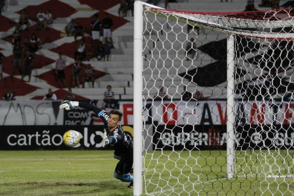Santa Cruz cresceu no segundo tempo quando marcou todos os gols sobre o Grêmio