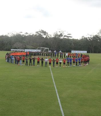 Vrios jogadores do elenco atuaram com o meia Ananias, em 2014, no prprio Sport. Alm disso, Apodi, Tlio de Melo e Edmilson j foram jogadores da Chapecoense em anos recentes. Clima no treinamento foi de tristeza, emoo e tributos s vtimas do acidente areo.
