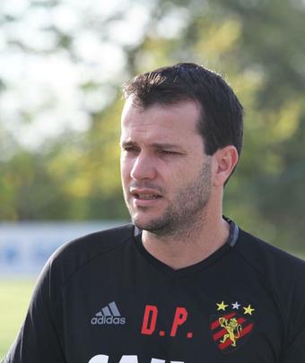 Vrios jogadores do elenco atuaram com o meia Ananias, em 2014, no prprio Sport. Alm disso, Apodi, Tlio de Melo e Edmilson j foram jogadores da Chapecoense em anos recentes. Clima no treinamento foi de tristeza, emoo e tributos s vtimas do acidente areo.