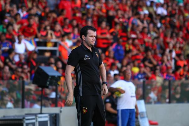 Em jogo dominado pelo Sport, gols saram apenas do segundo tempo da partida