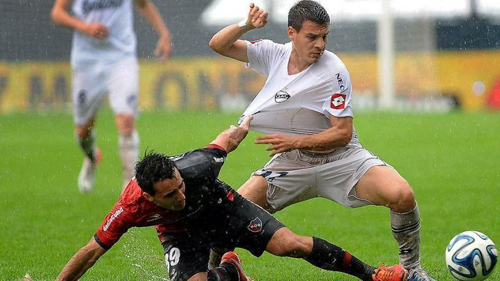 O lateral esquerdo argentino Leonel Bontempo chega ao Timbu para preencher a vaga deixada pelo uruguaio Gastón Filgueiras. Apalavrado com o clube, a expectativa é de que seja anunciado na próxima segunda. Chega por empréstimo e firmará contrato com o clube até novembro de 2017. Foi revelado pelo Quilmes, da Argentina, pelo qual jogou por três temporadas, disputando a primeira divisão. Neste último ano, esteve no Racing Santander da Espanha. Pela segunda divisão espanhola, em campo por somente 14 jogos, sendo 13 no nacional e um pela Copa do Rei.