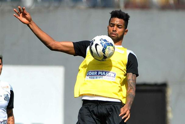 Revelado pelo Santos, onde chegou a ser considerado uma grande promessa, o atacante Giva esteve no Joinville na temporada passada. É mais um reforço do clube para 2017. Giva foi promovido ao elenco profissional do Santos ainda em 2013 logo após a conquista invicta da Copa São Paulo de Futebol Júnior. Depois, contudo, sofreu com lesões e acabou perdendo espaço. Acumulou passagens discretas por Coritiba e também não conseguiu se firmar no Llagostera, clube da segunda divisão da Espanha.