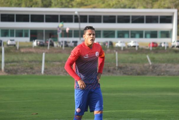 Sado da base do Coritiba, o meia atacante Dudu de 25 ano esteve no Fluminense desde maio de 2016. No emplacou. Jogou nove partidas na Srie A, sendo apenas duas como titular. Ainda no incio do ano, no Paranaense, foi destaque pelo Coxa. Fazendo despertar o interesse do Tricolor Carioca. Atleta passou tambm por Oeste-SP (2011), Rio Branco-PR (2012), Chapecoense (entre 2012 e 2013) e Cricima (2015).