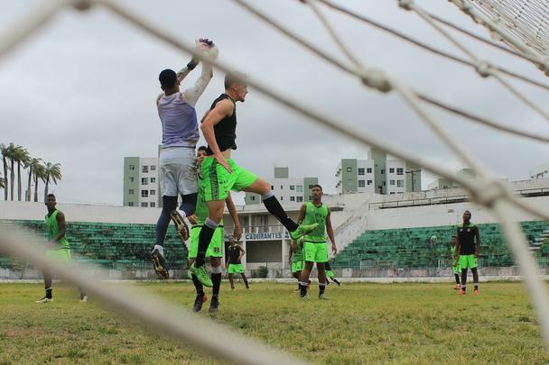 Santa Cruz viaja para Itu, subsede da competição da Copa São Paulo de Futebol Júnior, com uma delegação de 20 jogadores e outros cinco integrantes da comissão técnica
