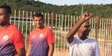 Jogadores contratados do N�utico marcam presen�a no CT: o goleiro Tiago Cardoso; os zagueiros Tiago Alves, �verton P�scoa e Nirley; o meia Dudu; os atacantes Juninho, Anselmo e William Silva. Por outro lado, quatro atletas n�o estiveram presentes. O goleiro Bruno e O meia Marco Ant�nio chegam para os treinos neste ter�a. J� o volante Rodrigo Souza e o atacante Giva se apresentam na quarta.