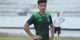 O volante Gabriel Leite de 20 anos foi promovido ao time profissional do Santa Cruz no incio desta temporada. Antes, havia atuado somente pela equipe Sub-20 do Tricolor. No Arruda desde 2016, o atleta est no Recife por emprstimo do Atltico Paranaense. 