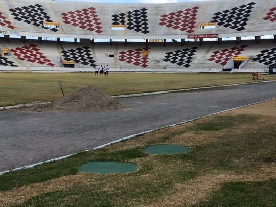 A comissão patrimonial do clube realiza reparos no gramado, iluminação, acesso ao estádio e ainda trabalha em reformas no banheiro. A intenção é finalizar as obras até o dia 15 de janeiro. O primeiro jogo do time coral em 2017 está marcado para o dia 21, quando enfrenta o Paysandu, pela Taça Asa Branca