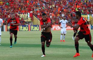 Muito decisivo na reta final da Srie A, Rogrio tem contrato com o Sport at o fim do Campeonato Pernambucano deste ano. Em campo por 27 confrontos do Leo, marcou oito gols, sagrando-se segundo artilheiro da equipe no Brasileiro. Para o restante da temporada de 2017, a situao do jogador ainda segue indefinida. O avanado tem contrato com o So Paulo.