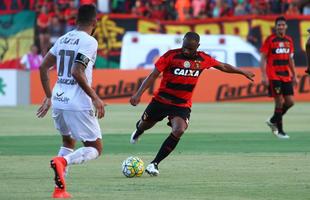 Titular do Sport na reta final da Srie A do Brasileiro 2016 sob o comando de Daniel Paulista, Ronaldo mantm contrato com o clube at dezembro de 2018. Mais de uma aparecendo como primeiro opo do treinador quando necessrios reforos,  considerado uma promessa, que est se consolidando dentro da Ilha do Retiro. 