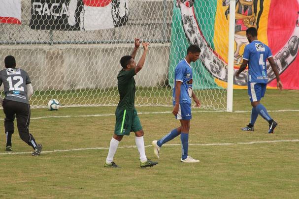 Santa Cruz vence jogo-treino em cima da Agap-PE, por 3 a 0, no estdio Grito Repblica. Lateral Nininho fechou o placar