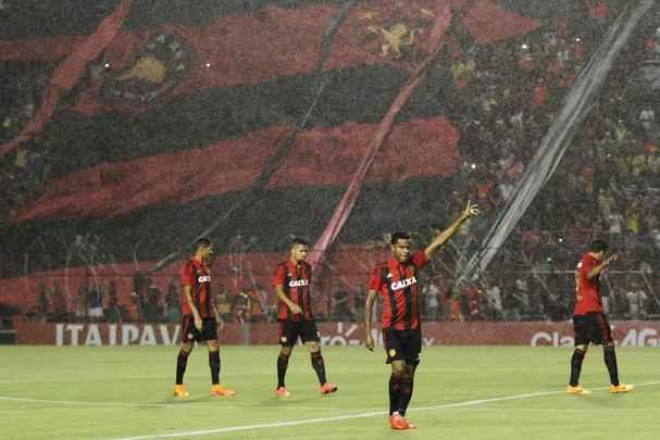Consolidado como uma das principais peças do elenco do Sport, Rithely fez a sua temporada de ouro no Sport em 2015. Foi destaque no time que bater na trave na meta de levar o Sport à Libertadores, terminando a Série A na sexta posição. Em alta, foi alvo do futebol chinês com valores milionários. O Leão conseguiu segurar o volante mais uma vez e ampliou o contrato até 2018.