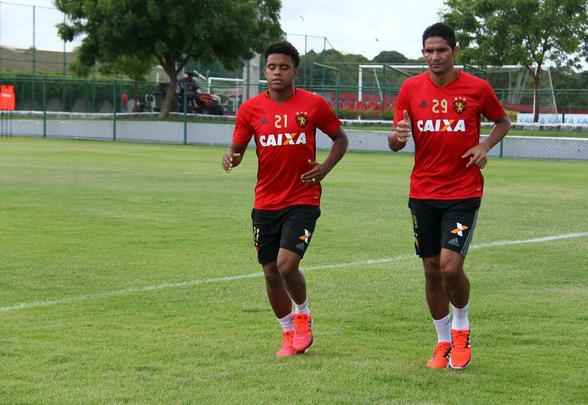 Atleta mais assediado do elenco rubro-negro nos últimos anos, o volante de 25 anos começou o ano mais assediado do que nunca, com investidas de Corinthians, Atlético-MG e até do Internacional. Para a alegria dos rubro-negros, todas recusadas pela diretoria. Os comandantes do Leão, por sua vez, foram além: comprou os demais 50% dos direitos econômicos de Rithely que pertenciam a investidores, ficou com 100% e estendeu contrato com Rithely até 2022.