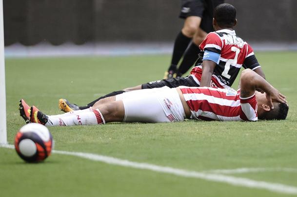 Nutico e Santa Cruz fizeram um clssico bastante equilibrado e pegado dentro de campo na estreia dos clubes no Campeonato Pernambucano 2017