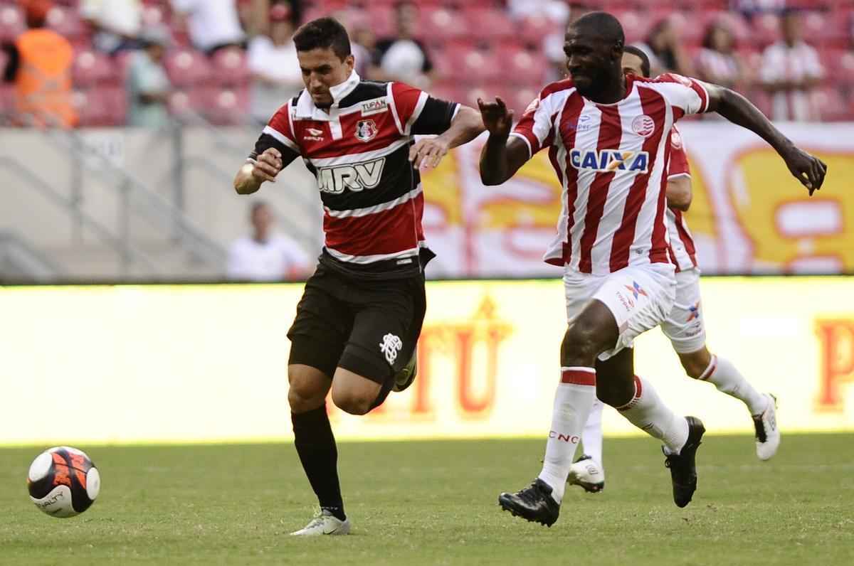 Nutico e Santa Cruz fizeram um clssico bastante equilibrado e pegado dentro de campo na estreia dos clubes no Campeonato Pernambucano 2017