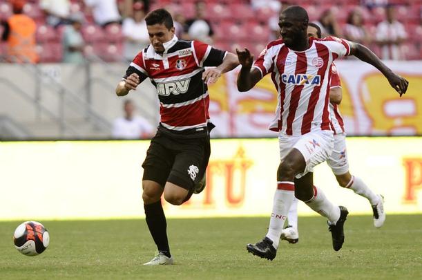 Nutico e Santa Cruz fizeram um clssico bastante equilibrado e pegado dentro de campo na estreia dos clubes no Campeonato Pernambucano 2017