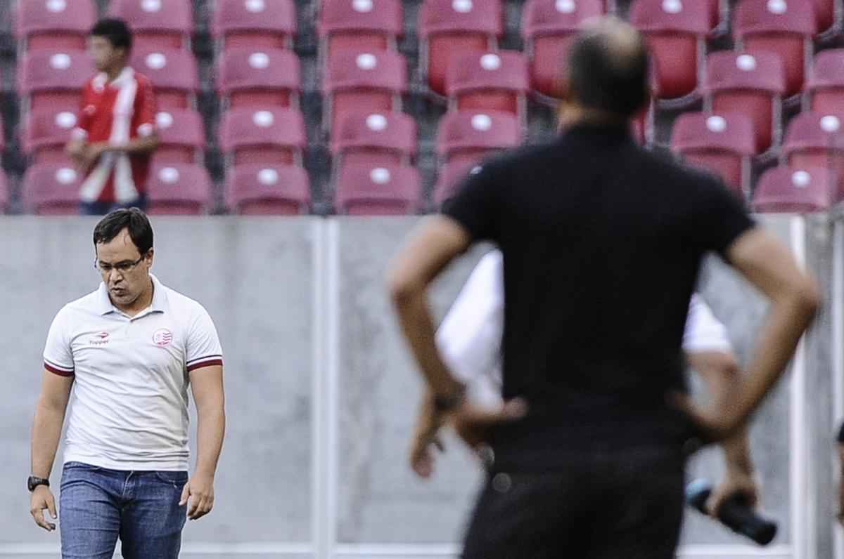 Nutico e Santa Cruz fizeram um clssico bastante equilibrado e pegado dentro de campo na estreia dos clubes no Campeonato Pernambucano 2017