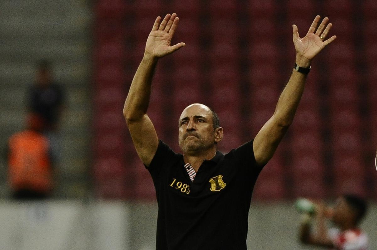 Nutico e Santa Cruz fizeram um clssico bastante equilibrado e pegado dentro de campo na estreia dos clubes no Campeonato Pernambucano 2017