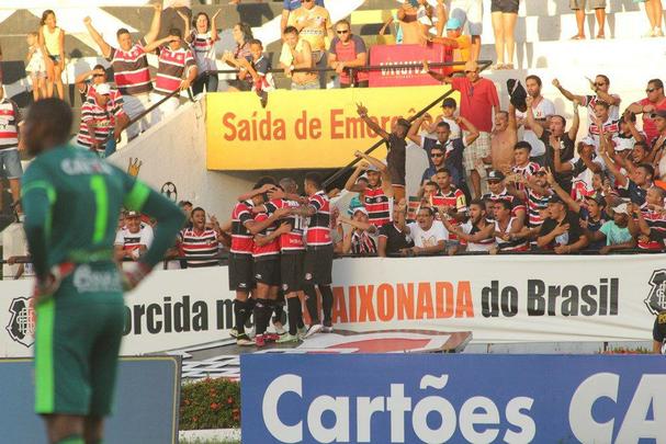 Em jogo truncado no Arruda pela segunda rodada da fase de grupos da Copa do Nordeste, o Tricolor garantiu a vitória no segundo Clássico das Emoções no ano