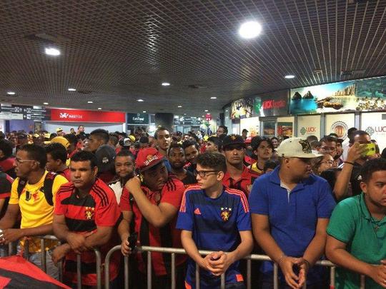 André se tornou ídolo da torcida do Sport após vestir a camisa do clube em 2015, ano da melhor campanha na era dos pontos corridos do Brasileirão. Foram 13 gols no Nacional e 14 no total, em 34 jogos pelo Leão. O atacante deixou o clube ao final do contrato de empréstimo junto ao Atlético-MG e não repetiu o rendimento por Corinthians e Sporting-POR na última temporada. André volta à Ilha do Retiro como a maior contratação da história do Sport, com as cifras de R$ 4 milhões.