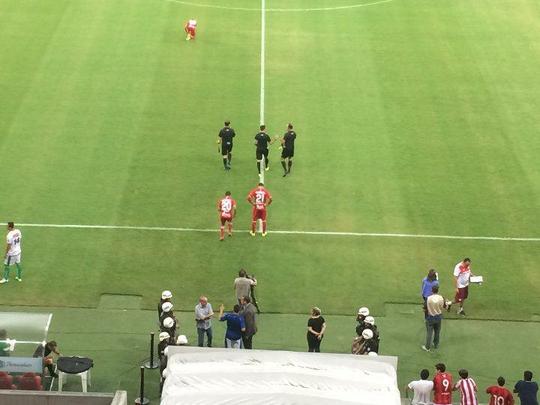 Repleto de desfalques, o Náutico recebeu o Salgueiro na noite desta quarta-feira diante de um estádio praticamente vazio