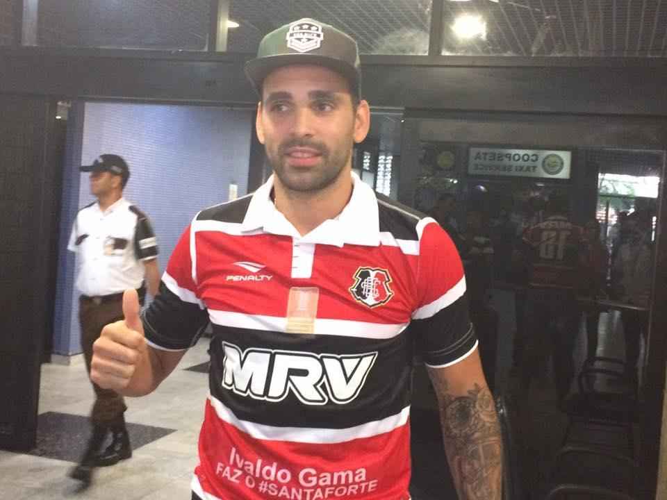 Novo reforo do Santa Cruz, Facundo Parra teve o Atltico Rafaela como ltimo clube da carreira. Fez 17 jogos e marcou dois gols