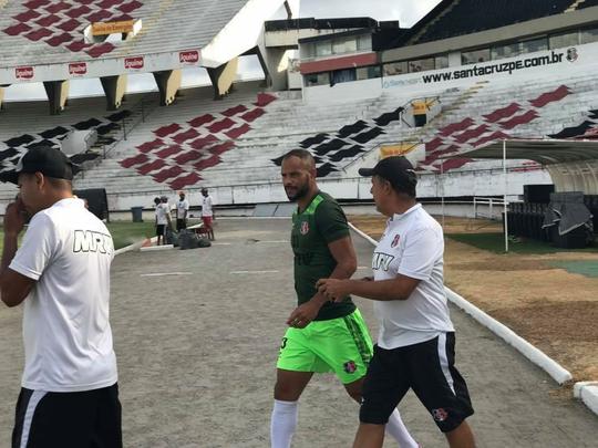 Novos contratados pela diretoria coral começaram a trabalhar sob o comando do técnico Vinícius Eutrópio no Arruda